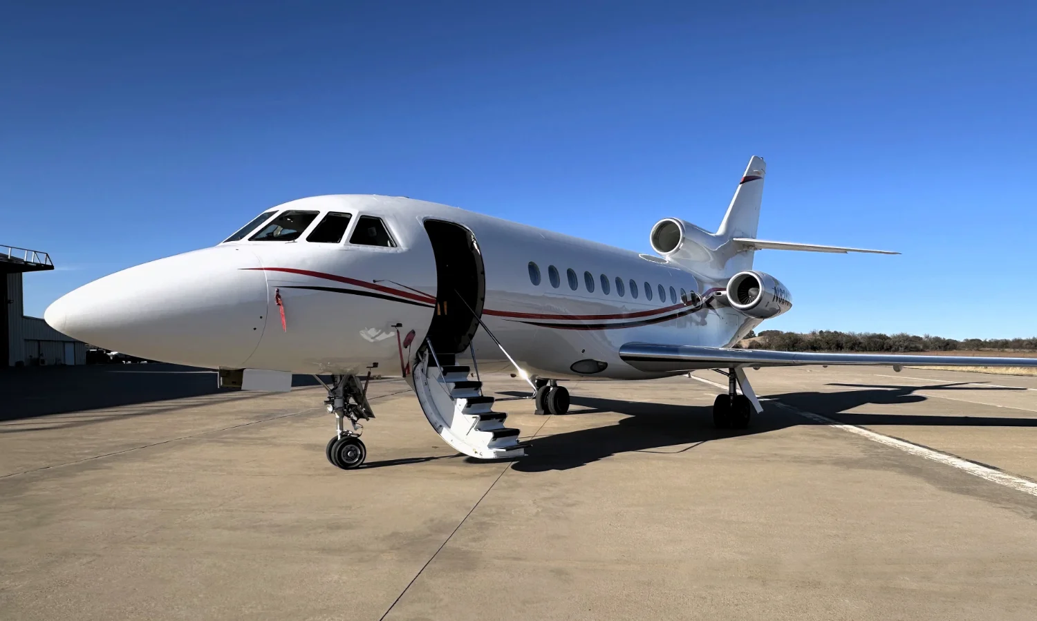 FALCON 900B